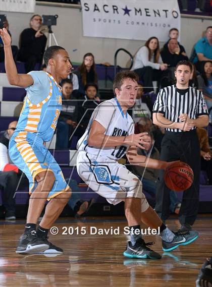 Thumbnail 2 in Burbank vs. Clovis North (St. Hope Elite Classic) photogallery.