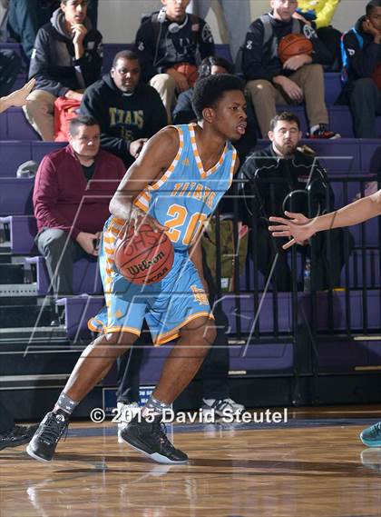 Thumbnail 2 in Burbank vs. Clovis North (St. Hope Elite Classic) photogallery.