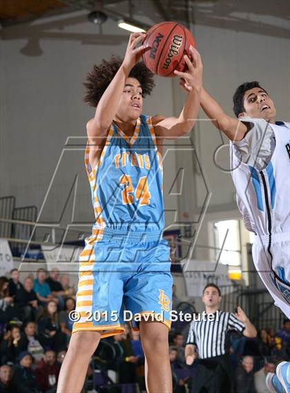 Thumbnail 2 in Burbank vs. Clovis North (St. Hope Elite Classic) photogallery.