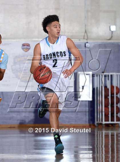 Thumbnail 3 in Burbank vs. Clovis North (St. Hope Elite Classic) photogallery.