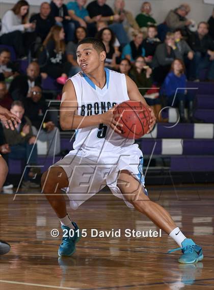Thumbnail 1 in Burbank vs. Clovis North (St. Hope Elite Classic) photogallery.