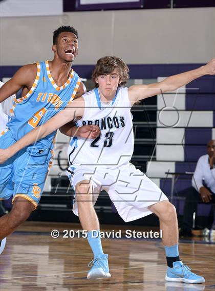 Thumbnail 3 in Burbank vs. Clovis North (St. Hope Elite Classic) photogallery.