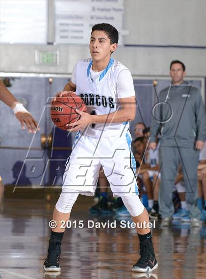 Thumbnail 3 in Burbank vs. Clovis North (St. Hope Elite Classic) photogallery.