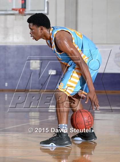 Thumbnail 1 in Burbank vs. Clovis North (St. Hope Elite Classic) photogallery.