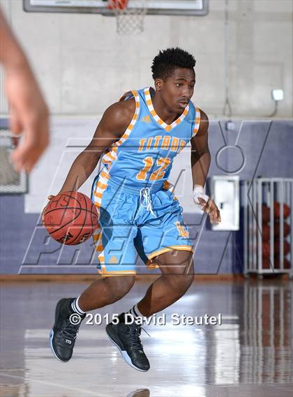 Thumbnail 3 in Burbank vs. Clovis North (St. Hope Elite Classic) photogallery.