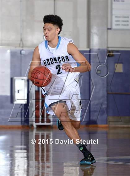 Thumbnail 3 in Burbank vs. Clovis North (St. Hope Elite Classic) photogallery.