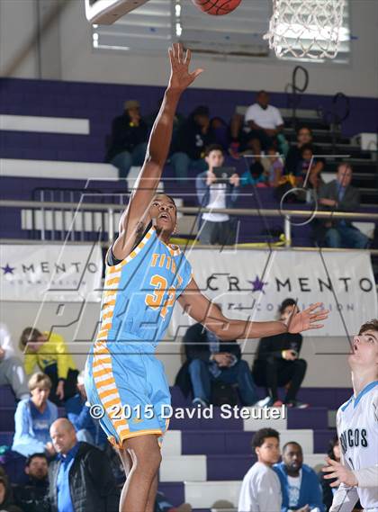 Thumbnail 2 in Burbank vs. Clovis North (St. Hope Elite Classic) photogallery.