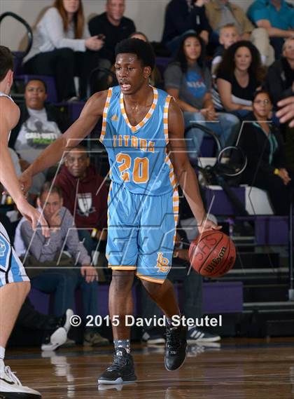 Thumbnail 2 in Burbank vs. Clovis North (St. Hope Elite Classic) photogallery.
