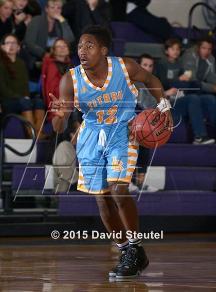 Thumbnail 2 in Burbank vs. Clovis North (St. Hope Elite Classic) photogallery.
