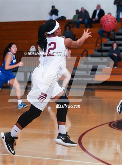 Thumbnail 2 in Royal vs Westlake photogallery.