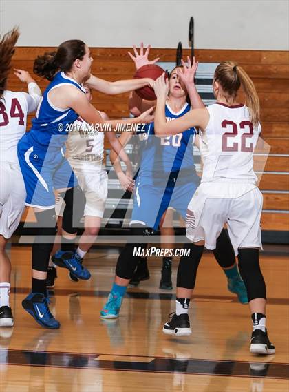Thumbnail 3 in Royal vs Westlake photogallery.