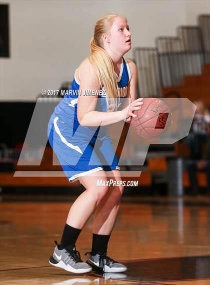 Thumbnail 2 in Royal vs Westlake photogallery.