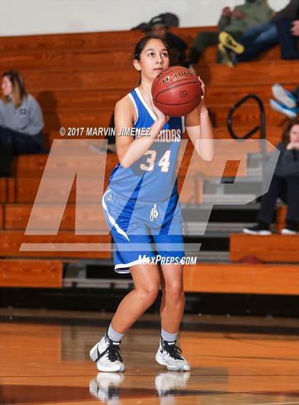Thumbnail 3 in Royal vs Westlake photogallery.