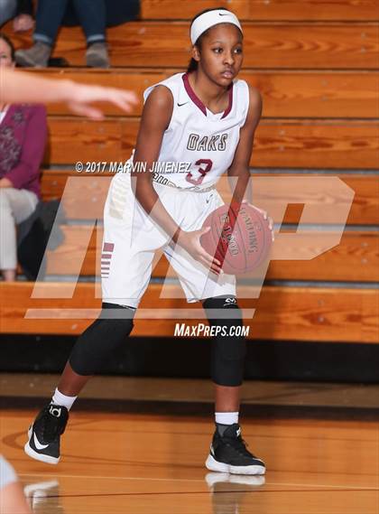 Thumbnail 1 in Royal vs Westlake photogallery.
