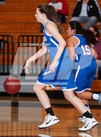 Thumbnail 1 in Royal vs Westlake photogallery.