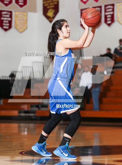Thumbnail 1 in Royal vs Westlake photogallery.