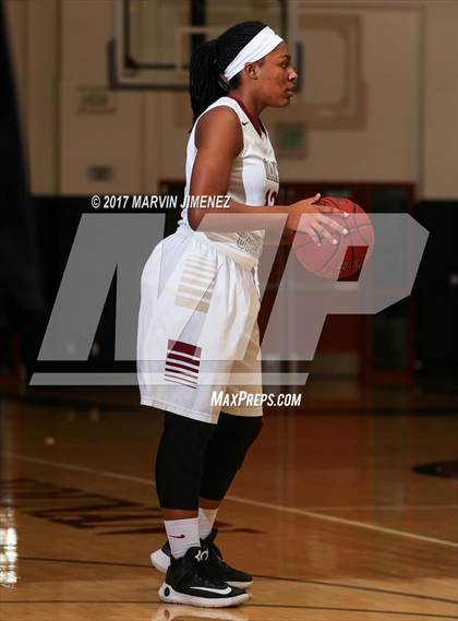 Thumbnail 1 in Royal vs Westlake photogallery.