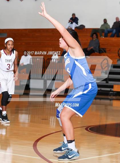 Thumbnail 1 in Royal vs Westlake photogallery.