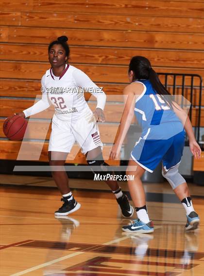 Thumbnail 3 in Royal vs Westlake photogallery.