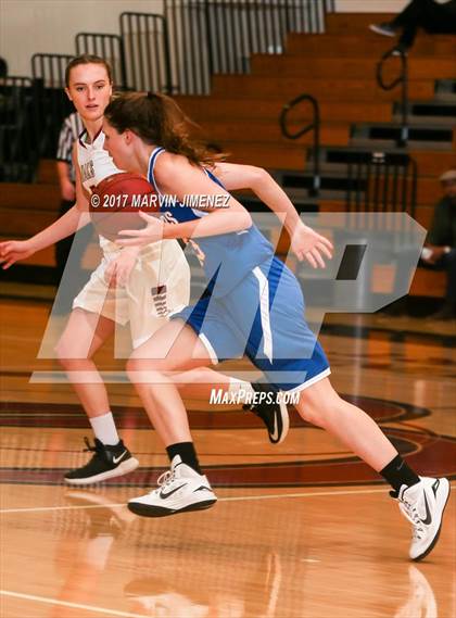 Thumbnail 1 in Royal vs Westlake photogallery.