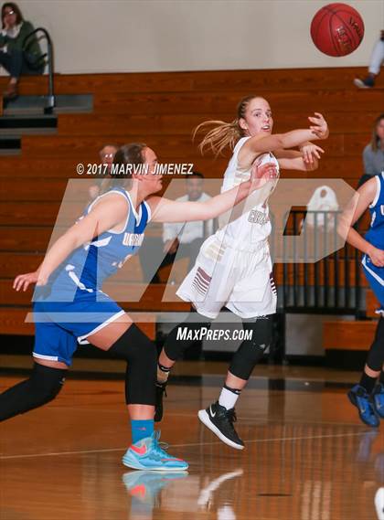 Thumbnail 2 in Royal vs Westlake photogallery.