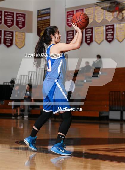 Thumbnail 2 in Royal vs Westlake photogallery.