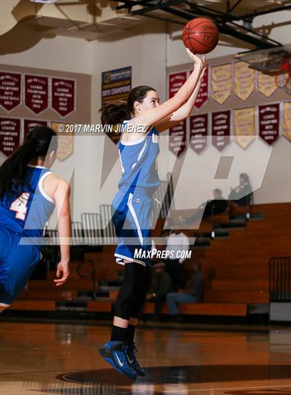 Thumbnail 1 in Royal vs Westlake photogallery.