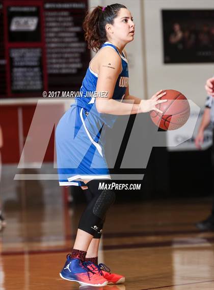 Thumbnail 3 in Royal vs Westlake photogallery.