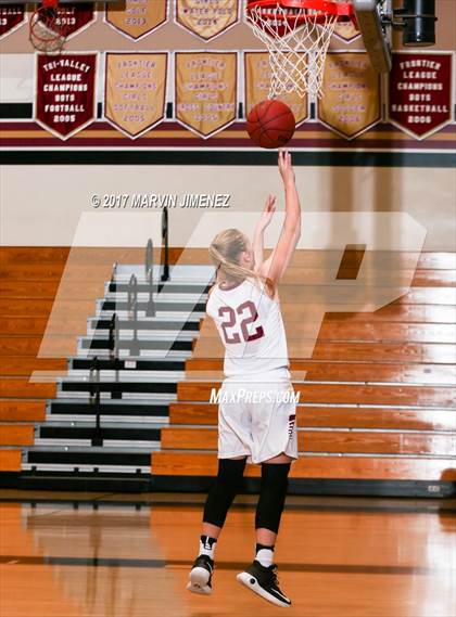 Thumbnail 3 in Royal vs Westlake photogallery.