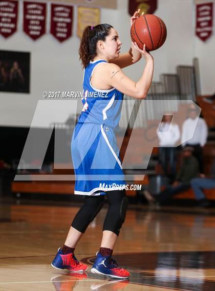 Thumbnail 1 in Royal vs Westlake photogallery.