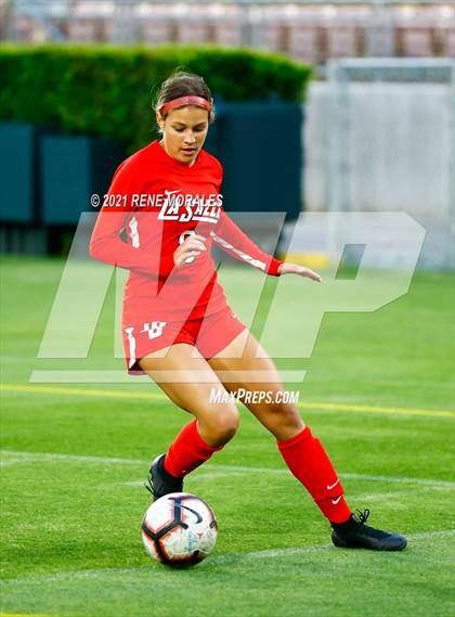 Thumbnail 1 in Bishop Montgomery vs La Salle photogallery.