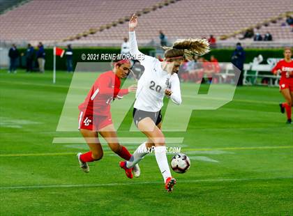 Thumbnail 1 in Bishop Montgomery vs La Salle photogallery.