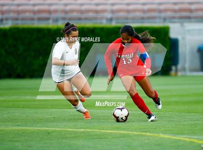 Thumbnail 1 in Bishop Montgomery vs La Salle photogallery.