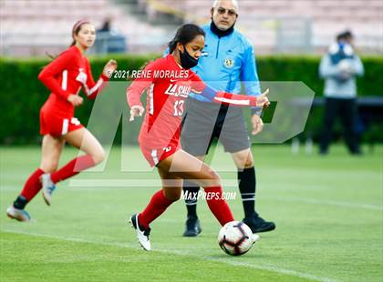 Thumbnail 2 in Bishop Montgomery vs La Salle photogallery.