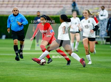 Thumbnail 1 in Bishop Montgomery vs La Salle photogallery.