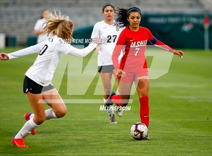 Thumbnail 1 in Bishop Montgomery vs La Salle photogallery.