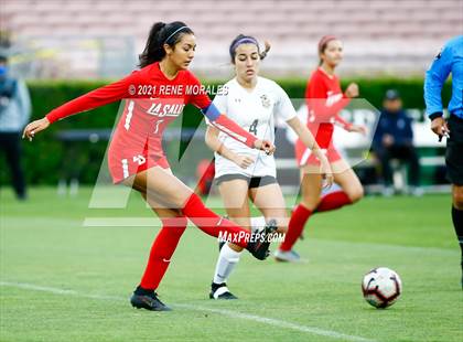 Thumbnail 1 in Bishop Montgomery vs La Salle photogallery.