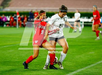 Thumbnail 1 in Bishop Montgomery vs La Salle photogallery.