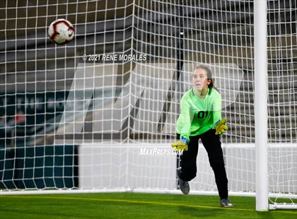 Thumbnail 1 in Bishop Montgomery vs La Salle photogallery.