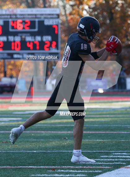 Thumbnail 3 in River Dell vs Northern Highlands photogallery.