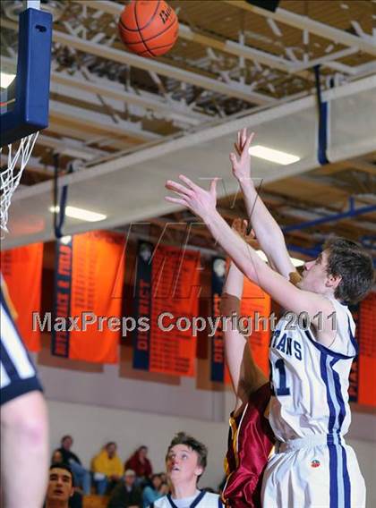 Thumbnail 2 in Columbia vs. Wyomissing (D3 Quarterfinals) photogallery.