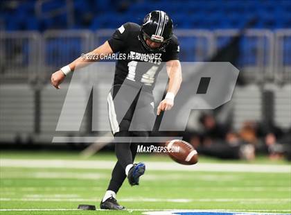 Thumbnail 2 in Harlan vs. Steele (UIL 6A Division II Region 4 Semifinal) photogallery.