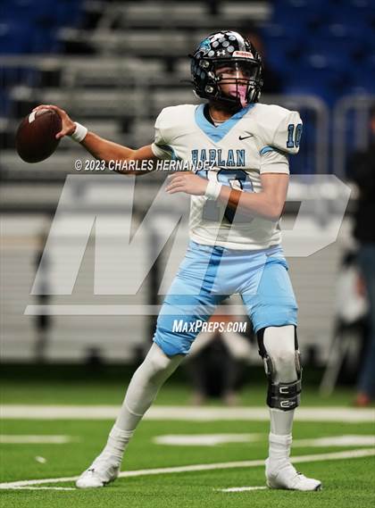 Thumbnail 1 in Harlan vs. Steele (UIL 6A Division II Region 4 Semifinal) photogallery.