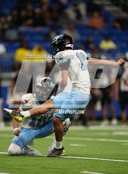 Thumbnail 3 in Harlan vs. Steele (UIL 6A Division II Region 4 Semifinal) photogallery.