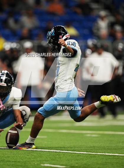Thumbnail 1 in Harlan vs. Steele (UIL 6A Division II Region 4 Semifinal) photogallery.