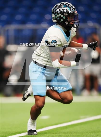 Thumbnail 2 in Harlan vs. Steele (UIL 6A Division II Region 4 Semifinal) photogallery.