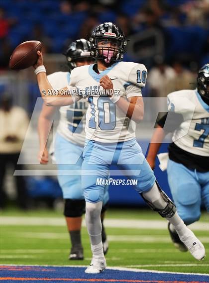 Thumbnail 1 in Harlan vs. Steele (UIL 6A Division II Region 4 Semifinal) photogallery.