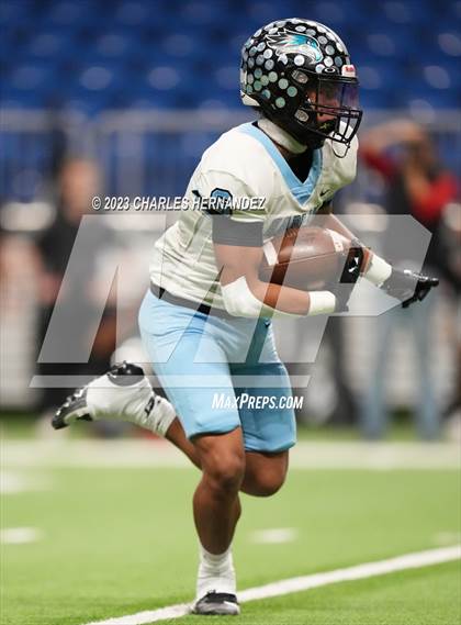 Thumbnail 1 in Harlan vs. Steele (UIL 6A Division II Region 4 Semifinal) photogallery.