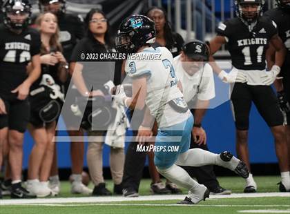 Thumbnail 1 in Harlan vs. Steele (UIL 6A Division II Region 4 Semifinal) photogallery.