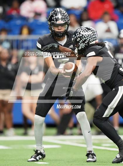 Thumbnail 1 in Harlan vs. Steele (UIL 6A Division II Region 4 Semifinal) photogallery.